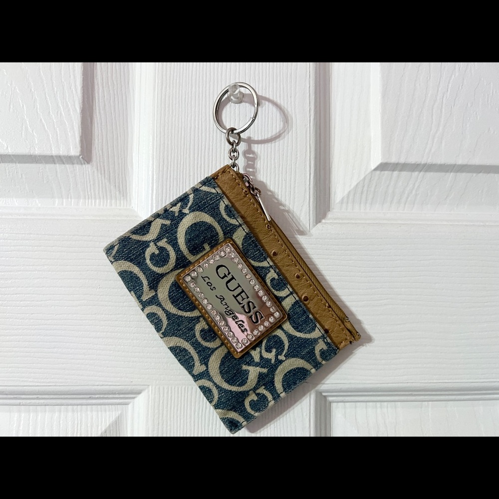 Guess zip pouch